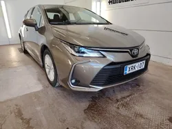 Ruskea Käytetty 2022 Toyota Corolla Active Sedan | 25 900 € (Perustarjous)