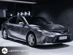 Käytetty 2023 Toyota Camry Style Sedan | 31 780 € (Perustarjous)