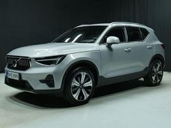 Harmaa Käytetty 2023 Volvo XC40 Plus Katumaasturi | 38 300 € (Perustarjous)