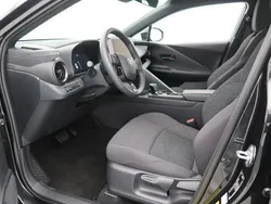 Musta Käytetty 2024 Toyota C-HR Active Katumaasturi | 32 490 € (Supertarjous)
