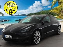 Käytetty 2022 Tesla Model 3 Performance Sedan | 33 400 € (Hieman kallis)