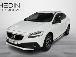 Valkoinen Käytetty 2017 Volvo V40 CC Momentum Farmari | 14 990 € (Perustarjous)