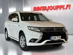 Valkoinen Käytetty 2016 Mitsubishi Outlander P-HEV Intense Farmari | 15 600 € (Perustarjous)