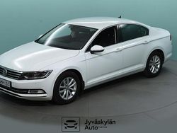 Valkoinen Käytetty 2017 VW Passat Comfortline Sedan | 11 900 € (Hyvä tarjous)