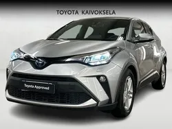 Hopea Käytetty 2024 Toyota C-HR Active Katumaasturi | 29 490 € (Perustarjous)