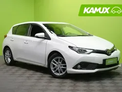 Valkoinen Käytetty 2018 Toyota Auris Active Sedan | 12 790 € (Hyvä tarjous)