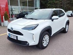 Valkoinen Käytetty 2022 Toyota Yaris Active | 25 900 € (Kallis)