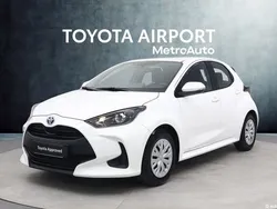 Valkoinen Käytetty 2022 Toyota Yaris Active Viistoperä | 21 980 € (Hieman kallis)
