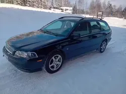 Musta Käytetty 2000 Volvo V40 Farmari | 3 950 €