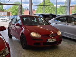 Punainen Käytetty 2005 VW Golf IV Trendline Viistoperä | 2 880 € (Perustarjous)