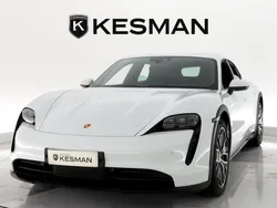 Käytetty 2023 Porsche Taycan Turbo S Cross Turismo Sedan | 109 500 €