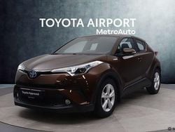Ruskea (beige) Käytetty 2018 Toyota C-HR Active Katumaasturi | 18 990 € (Hyvä tarjous)