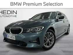 Sininen Käytetty 2021 BMW 320e Sport Line Farmari | 32 990 € (Kallis)