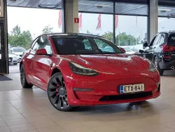 Käytetty 2021 Tesla Model 3 Performance Sedan | 23 900 € (Hyvä tarjous)