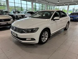 Käytetty 2016 VW Passat Trendline Sedan | 15 990 € (Perustarjous)