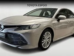 Keltainen Käytetty 2020 Toyota Camry Business Edition Sedan | 28 990 € (Perustarjous)
