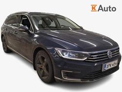 Sininen Käytetty 2017 VW Passat GTE Farmari | 12 790 € (Perustarjous)