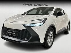 Valkoinen Käytetty 2024 Toyota C-HR Active Katumaasturi | 34 500 € (Kallis)