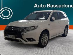Käytetty 2021 Mitsubishi Outlander P-HEV Active Katumaasturi | 31 880 € (Kallis)