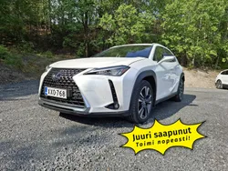 Käytetty 2021 Lexus UX 250h Katumaasturi | 27 900 € (Perustarjous)