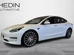 Käytetty 2021 Tesla Model 3 Performance Sedan | 31 900 € (Hieman kallis)