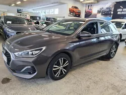 Ruskea Käytetty 2018 Hyundai i30 Style Farmari | 15 900 € (Kallis)