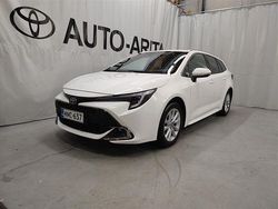 Valkoinen Käytetty 2023 Toyota Corolla Edition Farmari | 29 900 € (Perustarjous)