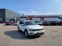 Käytetty 2019 VW Tiguan Comfortline Katumaasturi | 26 990 € (Perustarjous)