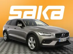 Käytetty 2019 Volvo V60 CC Business Edition Farmari | 29 800 € (Perustarjous)