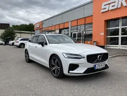 Käytetty 2022 Volvo V60 R-Design Farmari | 34 900 € (Perustarjous)