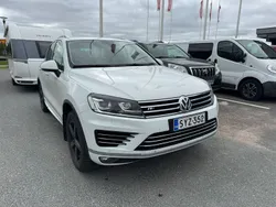 Valkoinen Käytetty 2017 VW Touareg Katumaasturi | 31 980 € (Kallis)