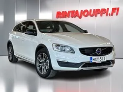 Valkoinen Käytetty 2017 Volvo V60 CC Business Edition Farmari | 18 300 € (Perustarjous)