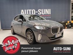 Harmaa Käytetty 2023 BMW 225 Active Tourer Luxury Line Tila-auto | 31 500 € (Perustarjous)