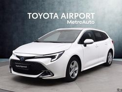 Valkoinen Käytetty 2023 Toyota Corolla Edition Farmari | 27 890 € (Perustarjous)
