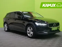 Musta Käytetty 2019 Volvo V60 CC Momentum Farmari | 26 490 € (Hyvä tarjous)