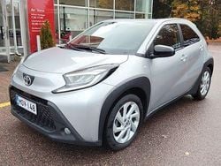 Hopea Käytetty 2022 Toyota Aygo X Multidrive S Katumaasturi | 17 900 € (Hieman kallis)