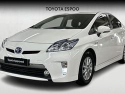 Valkoinen Käytetty 2015 Toyota Prius Active Viistoperä | 15 490 € (Perustarjous)