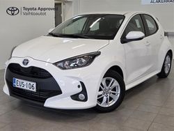 Valkoinen Käytetty 2023 Toyota Yaris Hybrid Active Viistoperä | 23 500 € (Hieman kallis)