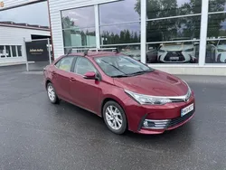Punainen Käytetty 2017 Toyota Corolla Multidrive S Sedan | 19 690 € (Perustarjous)