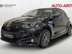 Musta Käytetty 2025 Toyota Yaris Hybrid Viistoperä | 24 960 € (Hyvä tarjous)