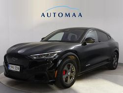 Musta Käytetty 2021 Ford Mustang Mach-E S Katumaasturi | 29 780 € (Perustarjous)