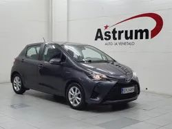 Harmaa Käytetty 2018 Toyota Yaris Hybrid Active Viistoperä | 14 490 € (Perustarjous)