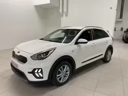 Valkoinen Käytetty 2020 Kia Niro LX Katumaasturi | 19 900 € (Perustarjous)