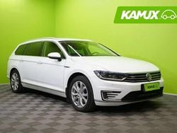 Valkoinen Käytetty 2017 VW Passat GTE Farmari | 13 770 € (Perustarjous)