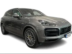 Käytetty 2020 Porsche Cayenne Katumaasturi | 59 800 € (Supertarjous)