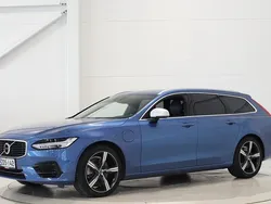 Sininen Käytetty 2017 Volvo V90 R-Design Farmari | 27 450 € (Perustarjous)