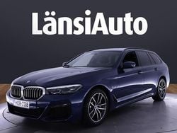 Sininen Käytetty 2023 BMW 530e M Sport Farmari | 39 940 € (Perustarjous)