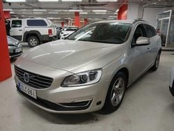 Usata 2016 Volvo V60 Business Edition Station wagon | 18 890 € (Super prezzo)