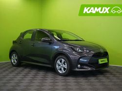 Hopea / harmaa Käytetty 2024 Toyota Yaris Hybrid Sedan | 20 360 € (Supertarjous)