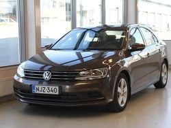 Ruskea Käytetty 2015 VW Jetta Comfortline Sedan | 9 990 € (Perustarjous)